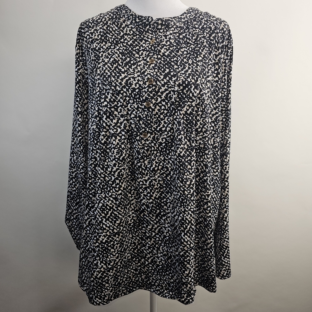 Blue mood 3X black white and tan long sleeve w/3/4 option blouse. Button neck.